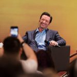 ‘Eu nunca vou deixar de ser o Logan’ diz Hugh Jackman em coletiva em São Paulo