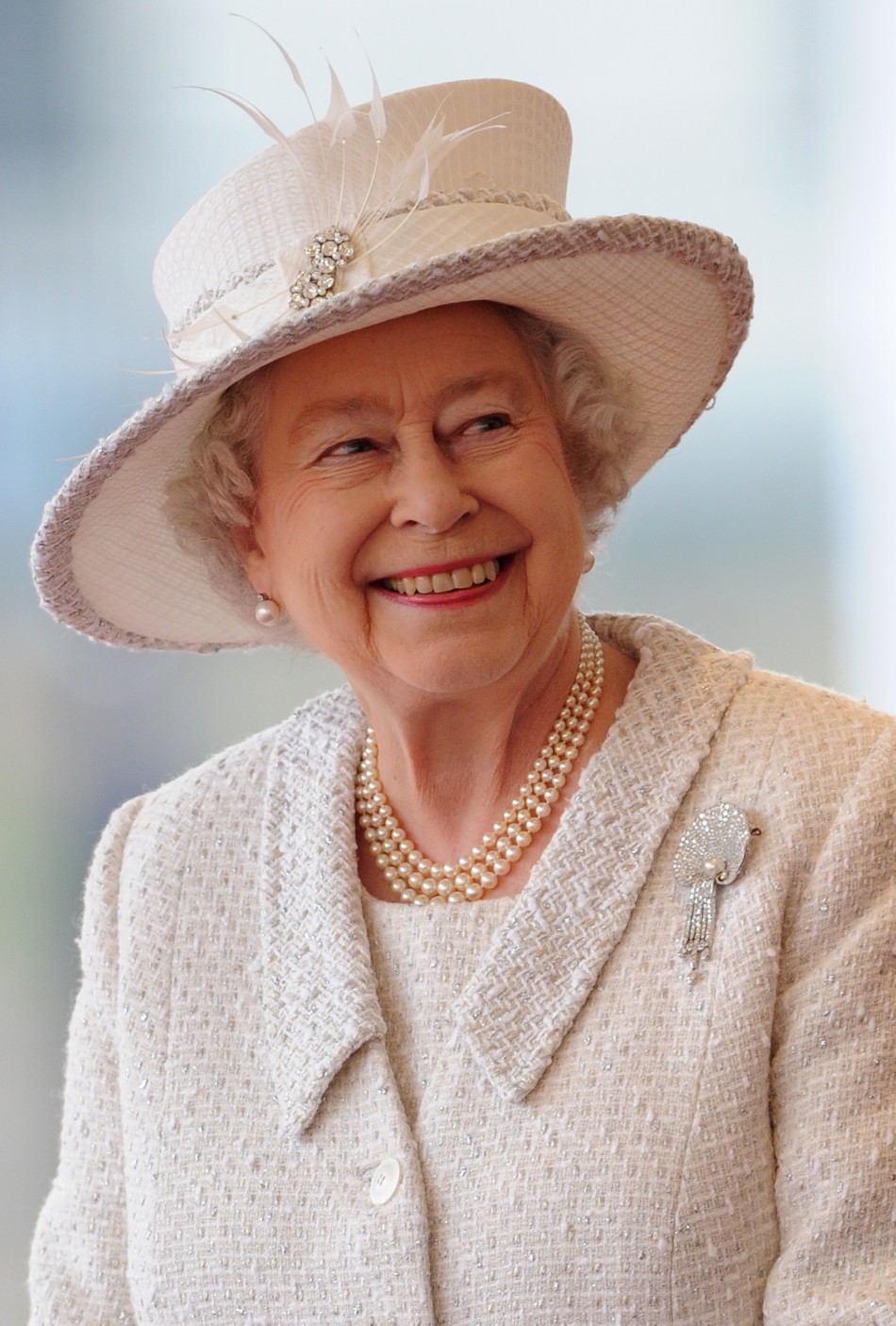 Rainha Elizabeth II – Confira cinco produções sobre a rainha!