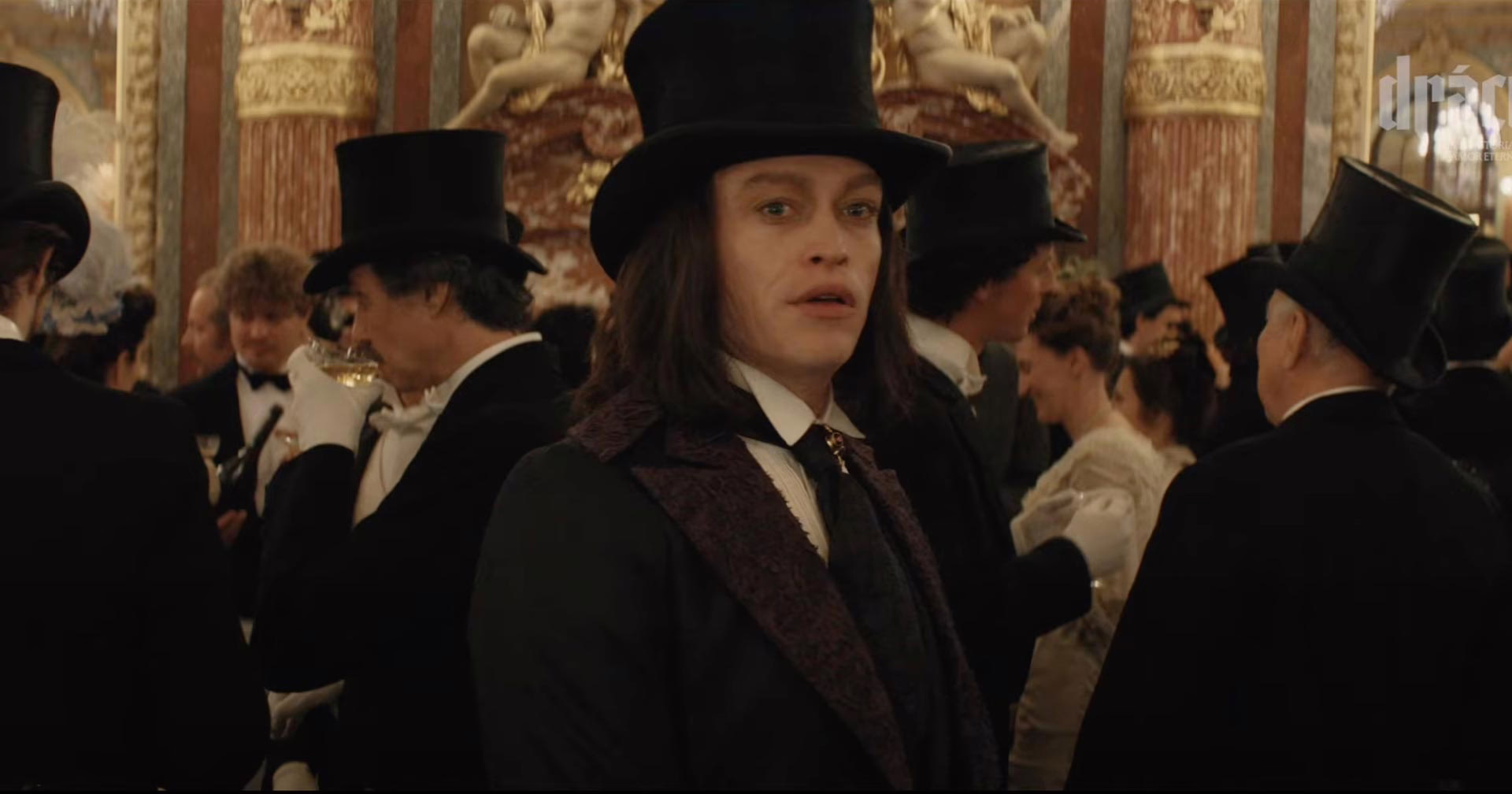 Drácula – Uma História de Amor Eterno | Novo filme de Luc Besson ganha INTENSO trailer oficial; Confira!