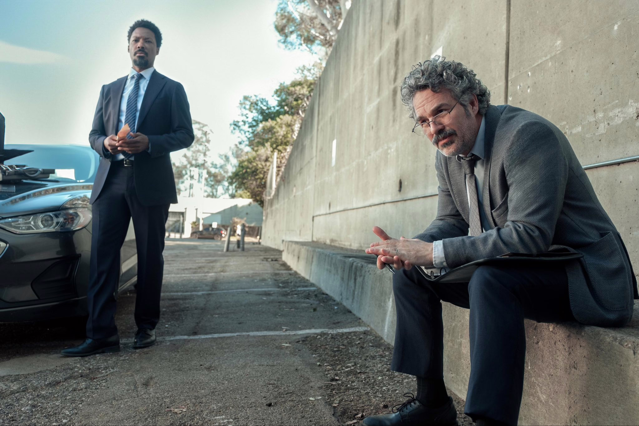 Crime 101 | Suspense com Chris Hemsworth e Mark Ruffalo ganha primeiras imagens oficiais; Confira!