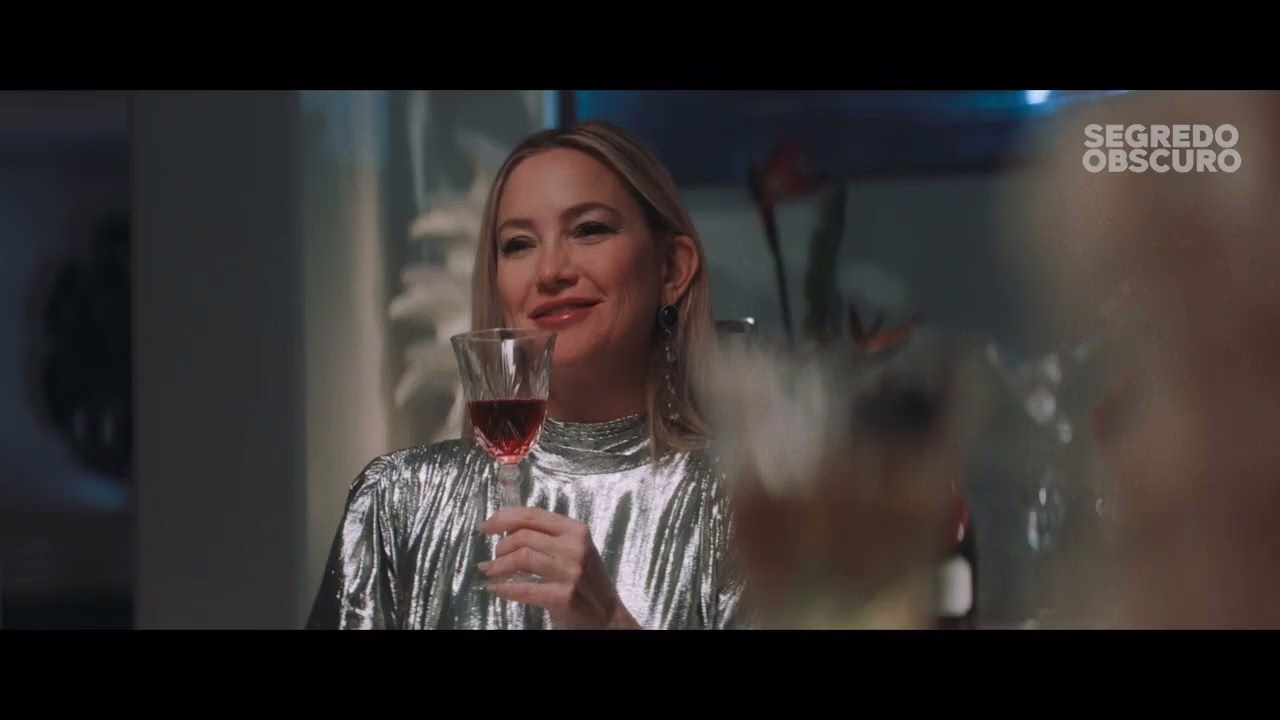 Segredo Obscuro | Suspense com Elisabeth Moss e Kate Hudson ganha trailer oficial; Assista!